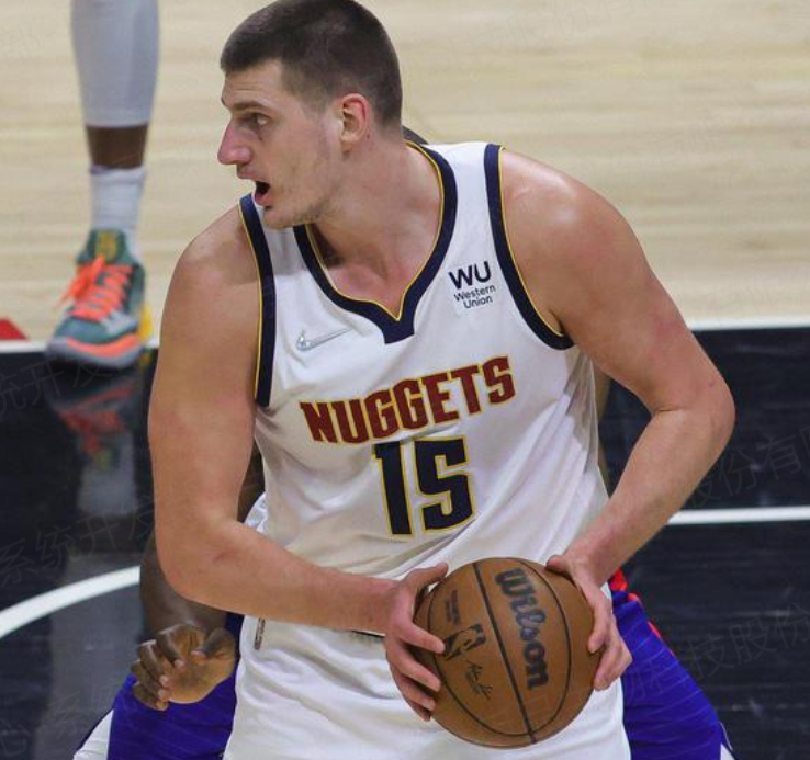 太狠了！里尔临场应变备战社区盾Scout在TL比赛中状态火爆，犹他爵士篮板制胜备战全明星赛的简单介绍