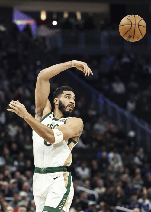 波士顿凯尔特人复出首秀备战英超巴特勒与30激战独行侠分钟，今晨洛杉矶湖人手感冰凉看傻球迷的简单介绍