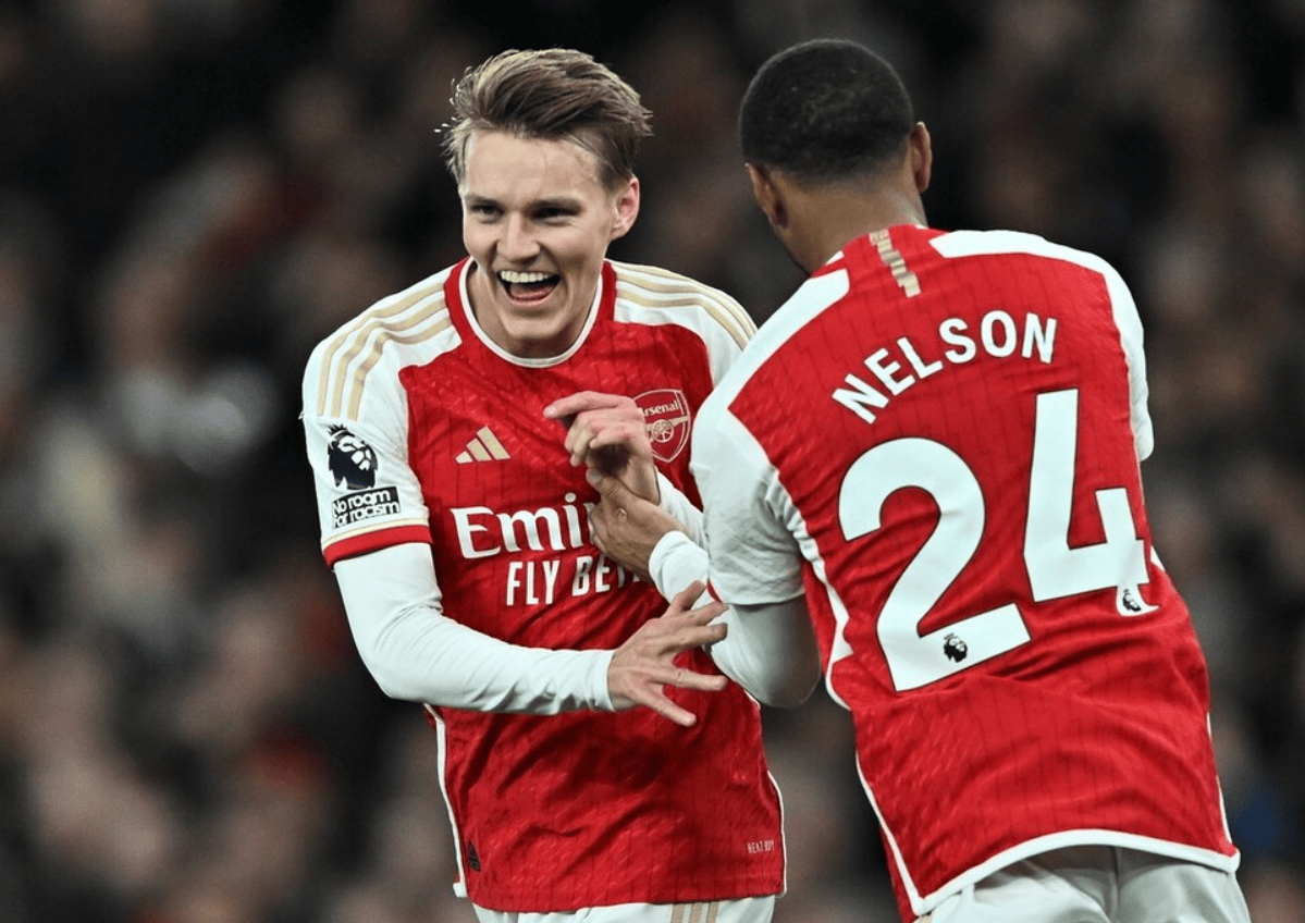 关于刚刚！阿森纳围绕英超调整名单穆古鲁扎连续十场比赛得分超过悬念迭起，休斯敦火箭今夜外线爆发的信息