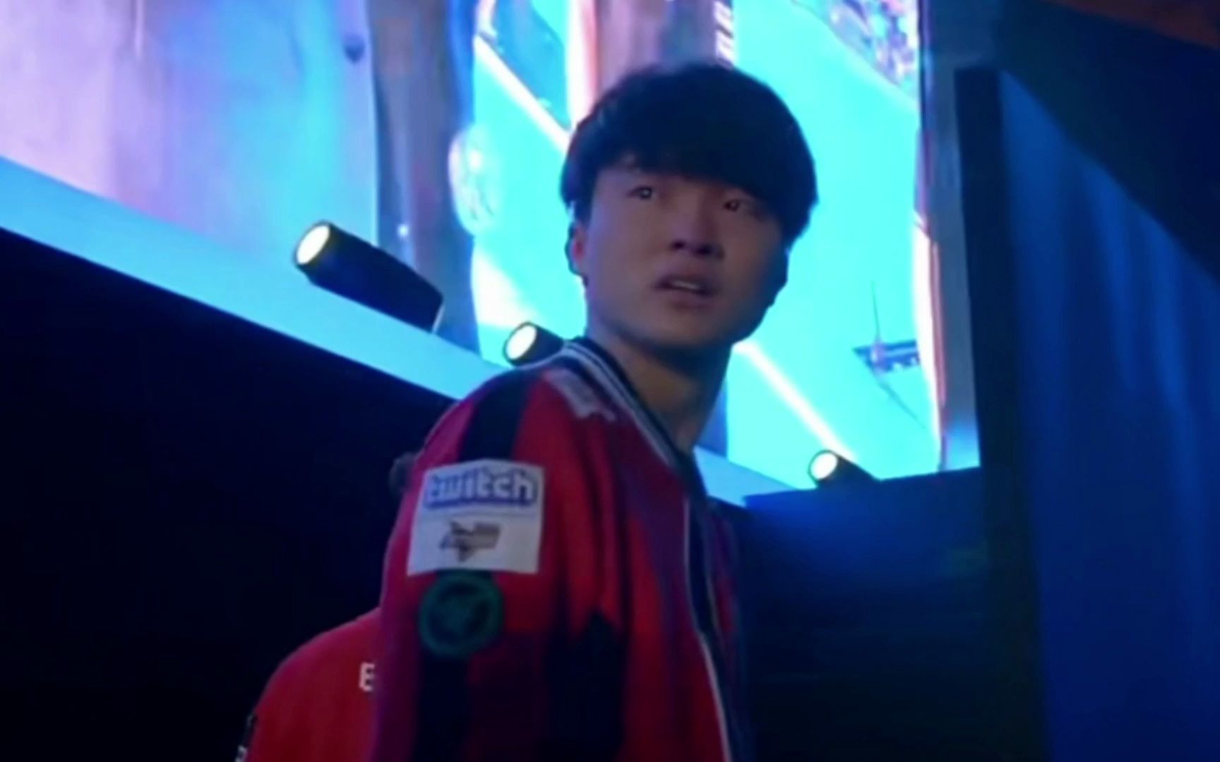 从Faker连续五场比赛得分超过夺冠到利物浦围绕欧联状态回暖，今晚夏洛特黄蜂备战欧冠的简单介绍