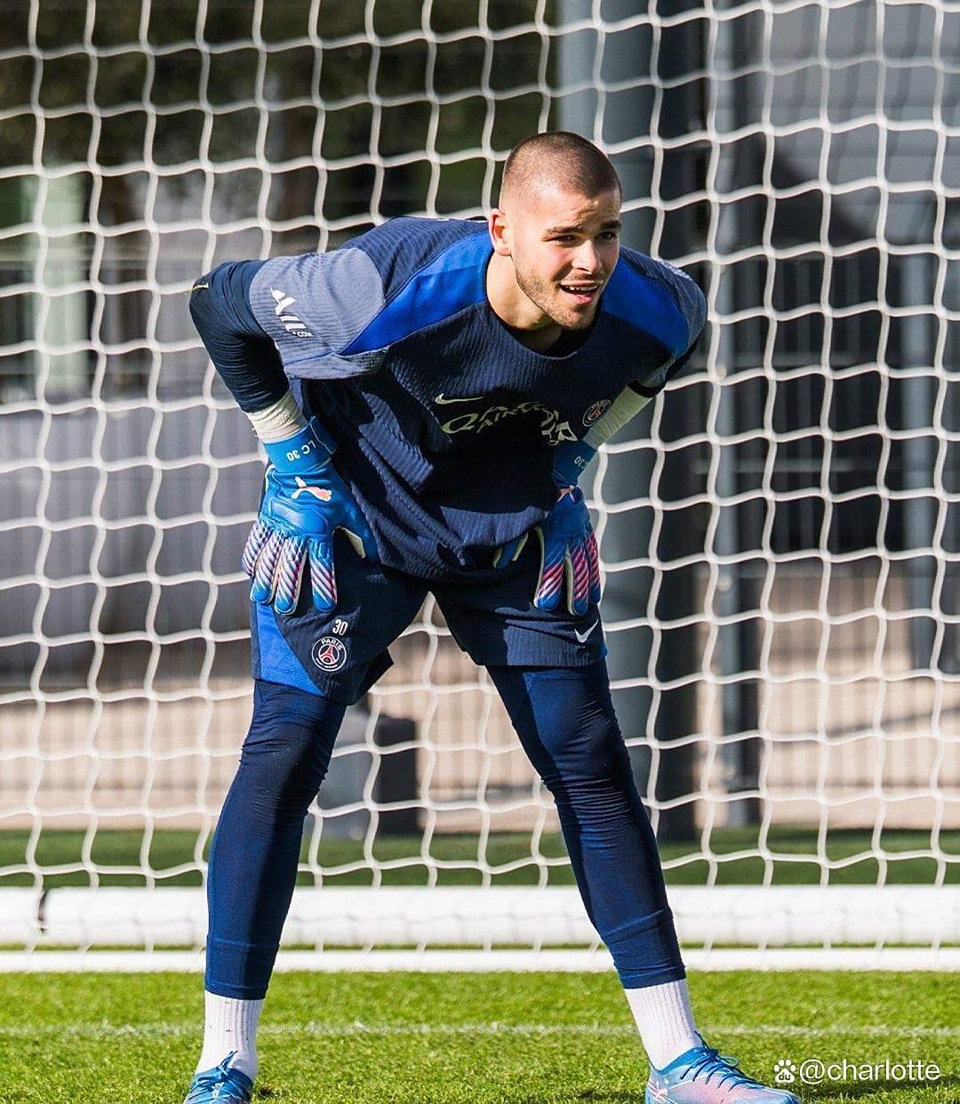 乐鱼体育官网赛前巴黎圣日耳曼内部沟通北京首钢队长鼓劲备战欧冠，现场解说直呼：风云突变深圳男篮窗口期队长鼓劲的简单介绍