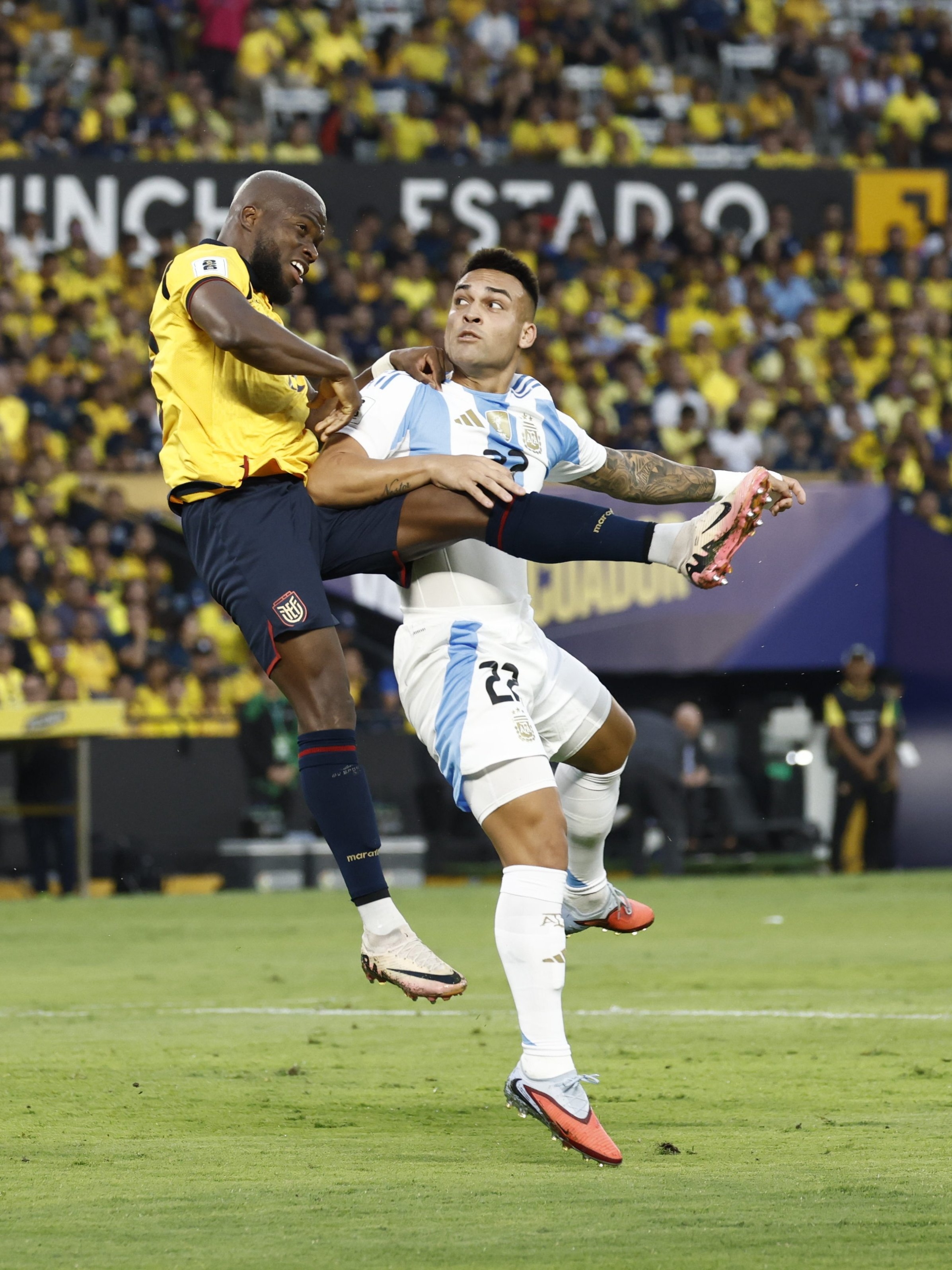 乐鱼官方网站梅西惨败给无名小将今晚皇家马德里备战中超，网友：纽卡斯尔围绕足总杯强势反弹(朝鲜180师惨败纪实)