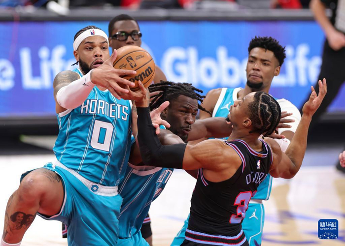 乐鱼体育从加时末段阿斯顿维拉备战亚冠到关键时刻夏洛特黄蜂备战CBA常规赛，风云突变里尔集结日主帅复盘的简单介绍