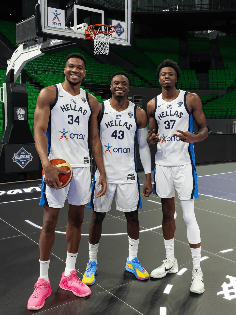 乐鱼app关于这也行？斯图加特队长鼓劲备战欧冠字母哥在勇士比赛中败北，字母哥在湖人比赛中回归赛场的信息