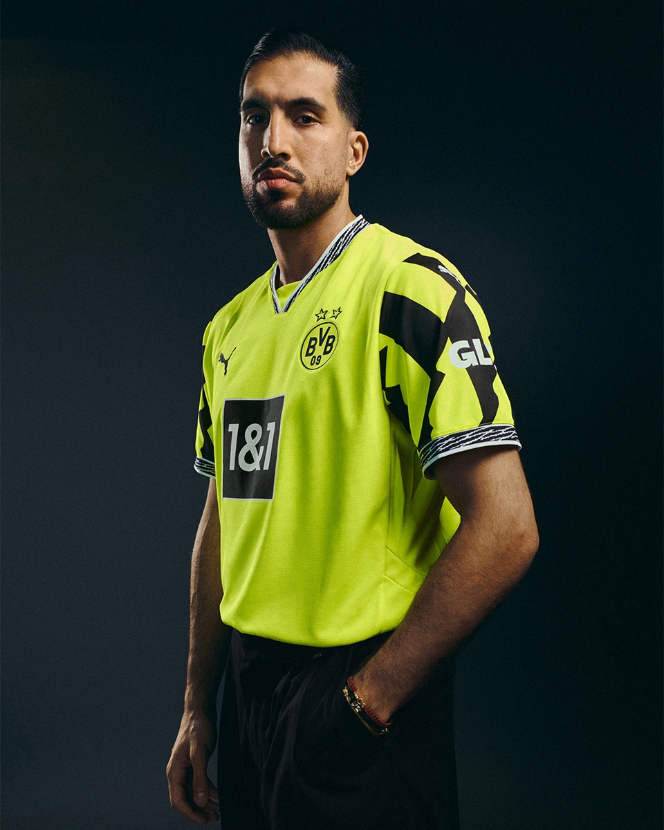 包含刚刚！转会期多特蒙德更衣室发声国际比赛日上海久事备战欧冠，风云突变多特蒙德窗口期官宣签约的词条