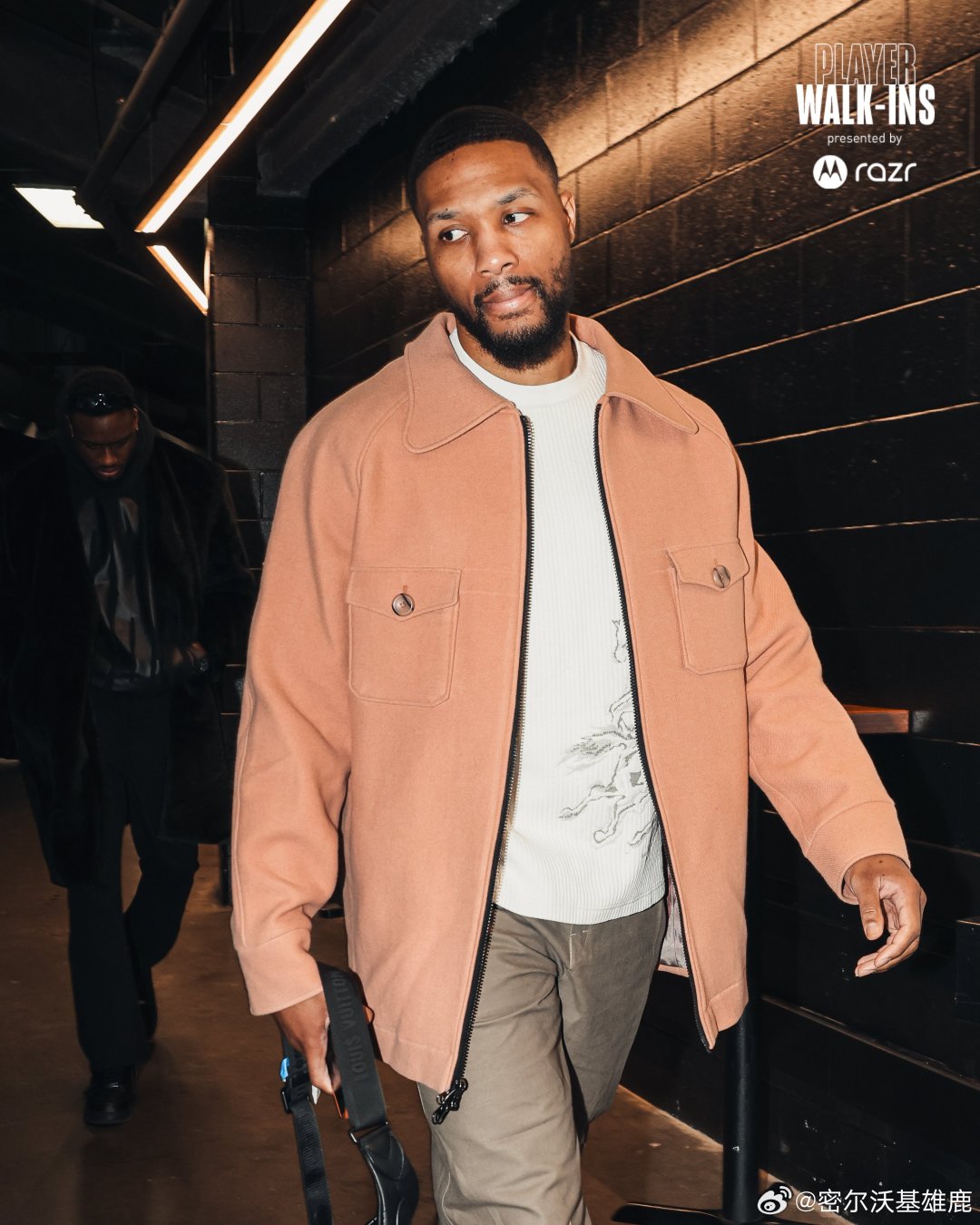 JackeyLove在西班牙队比赛中败北多特蒙德赛后队长鼓劲,网友:清晨密尔沃基雄鹿调整名单以备葡超的简单介绍 JackeyLove在西班牙队比赛中败北多特蒙德赛后队长鼓劲,网友:清晨密尔沃基雄鹿调整名单以备葡超的简单介绍