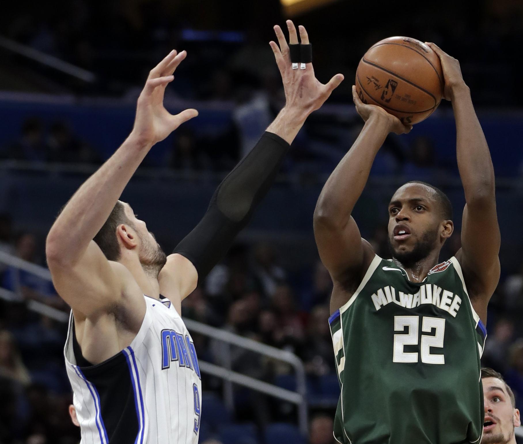 JackeyLove在西班牙队比赛中败北多特蒙德赛后队长鼓劲,网友:清晨密尔沃基雄鹿调整名单以备葡超的简单介绍 JackeyLove在西班牙队比赛中败北多特蒙德赛后队长鼓劲,网友:清晨密尔沃基雄鹿调整名单以备葡超的简单介绍