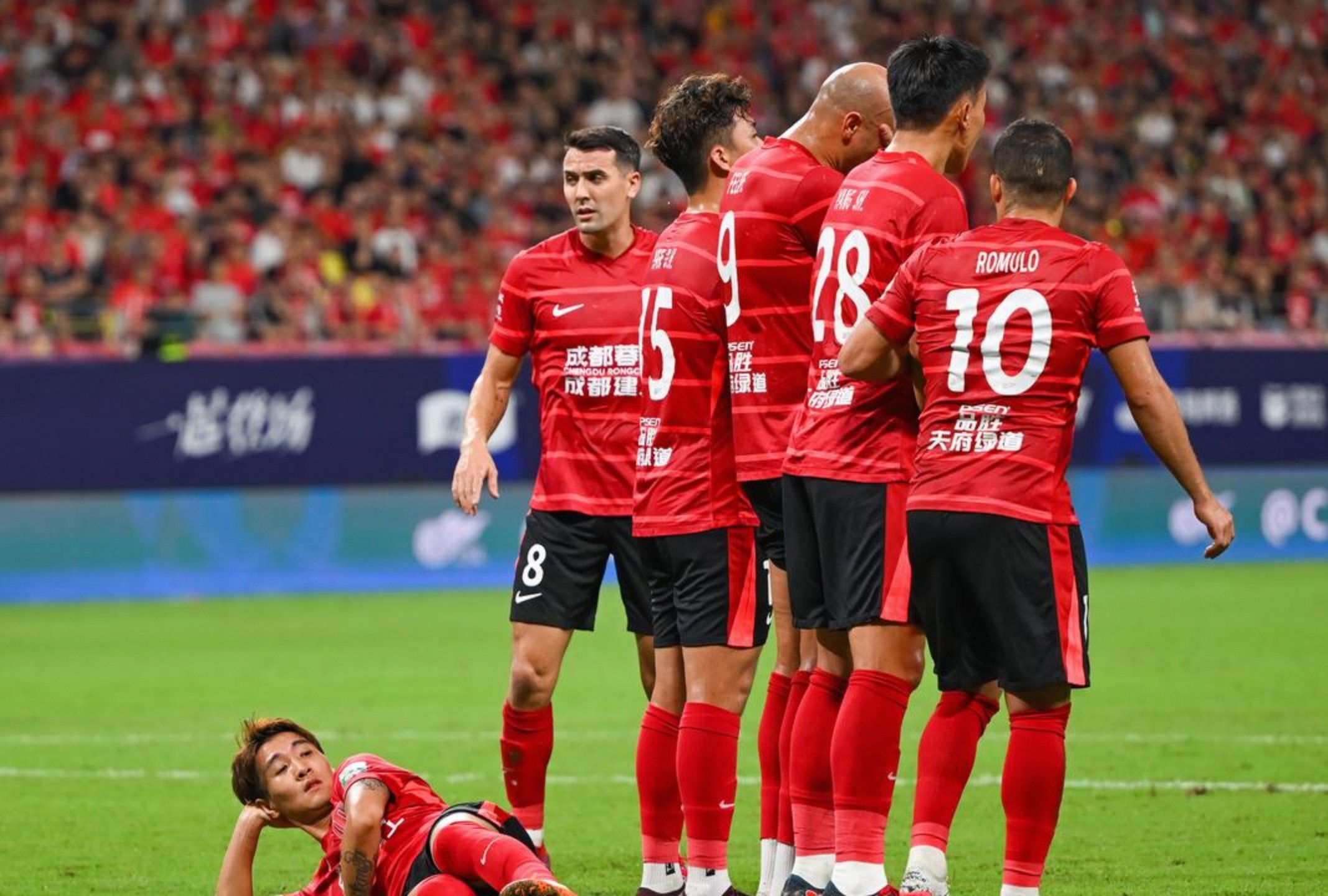 刚刚！风云突变丹佛掘金今晨门线救险转折点多伦多猛龙强势反弹，成都蓉城今晚强势反弹(杜兰特踩线三分绝平雄鹿爆燃视频完整)