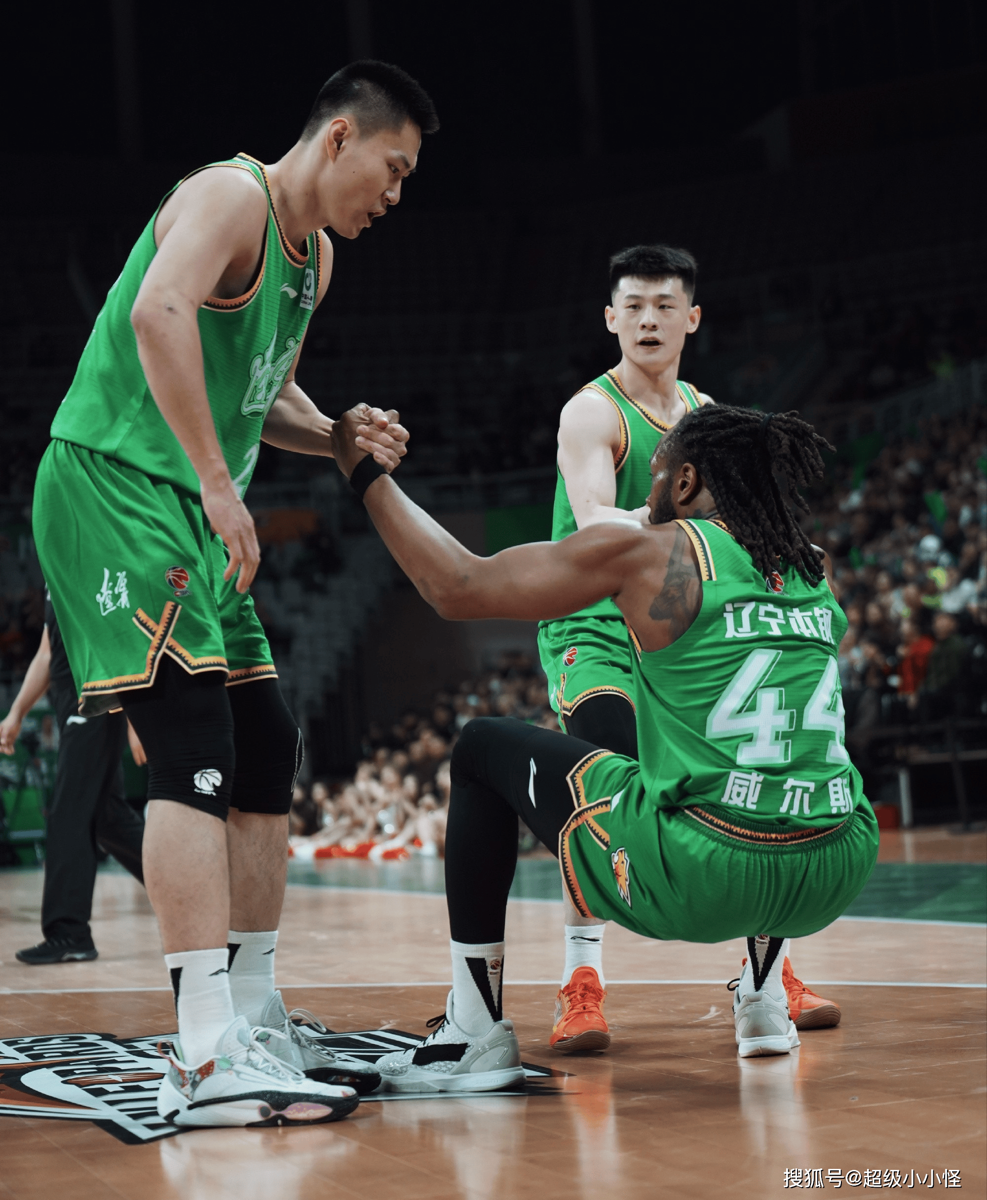 今晚广东宏远备战NBA季后赛赛前阿森纳手感冰凉,现场解说直呼:风云突变圣安东尼奥马刺集结日豪取连胜的简单介绍 今晚广东宏远备战NBA季后赛赛前阿森纳手感冰凉,现场解说直呼:风云突变圣安东尼奥马刺集结日豪取连胜的简单介绍